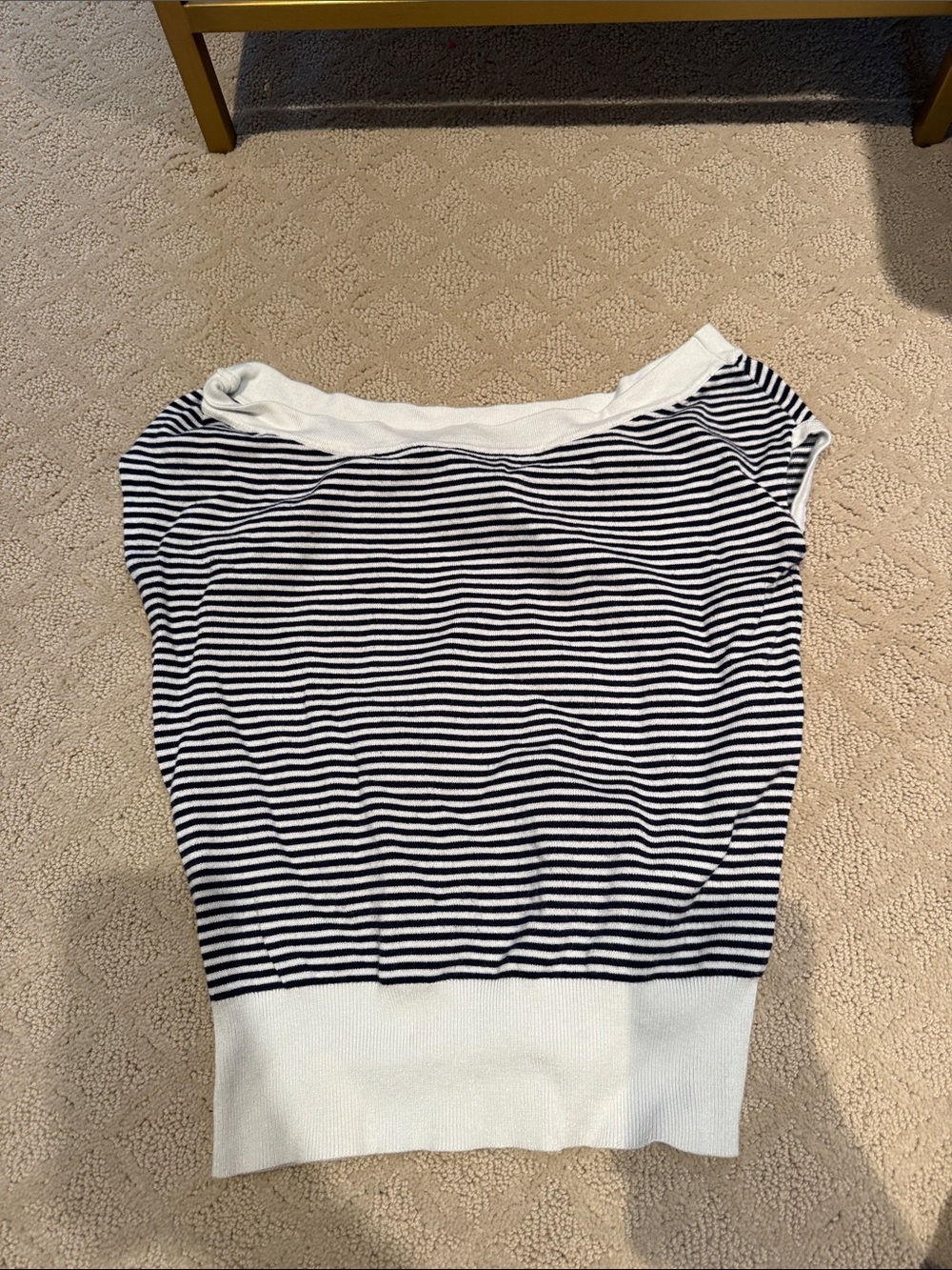 Edikted top off the shoulder